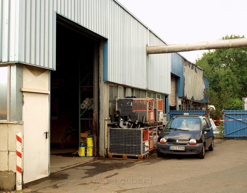 Feuer Halle Siegburg Gewerbegebiet Zange P167.JPG